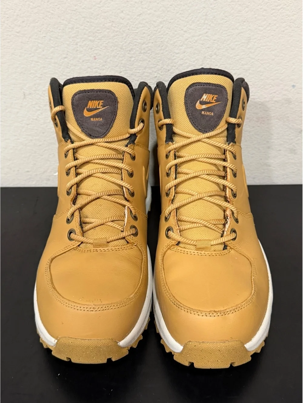 Size 9.5 - Nike Manoa Leather “Haystack”